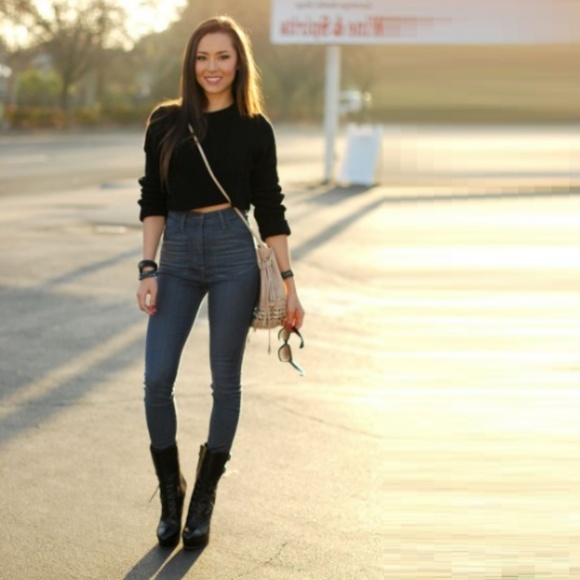 Body Central Sweaters - Body Central Knit Sweater Stretchy Crop